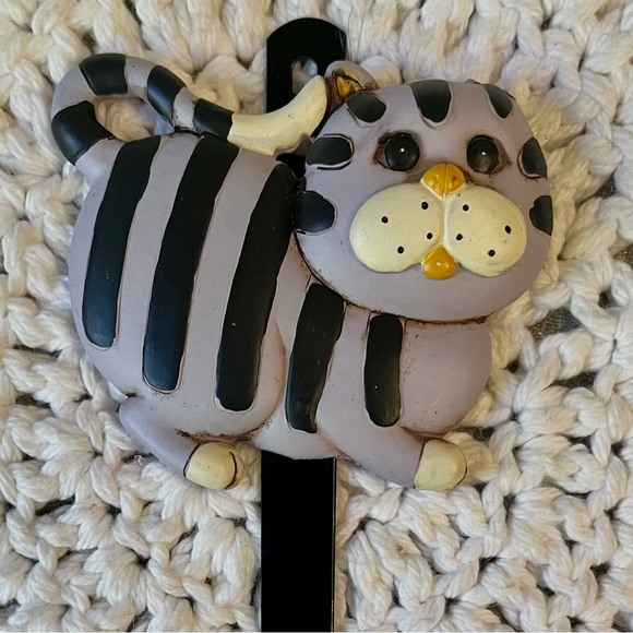 💫 Free Add-On — Purple Cat Hanger - Picture 3 of 5